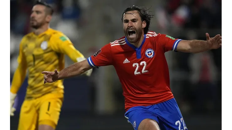 Ben Brereton celebra su golazo frente a Paraguay
