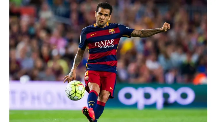 Dani Alves está cerca de sellar su regreso al Barcelona