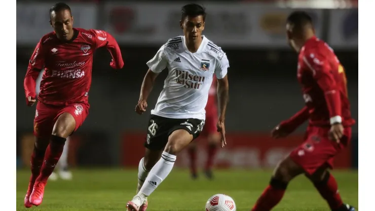 Carlo Villanueva asoma como titular en Colo Colo ante Melipilla.