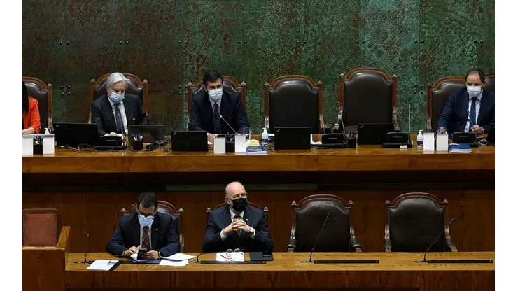 Senado vota cuarto retiro