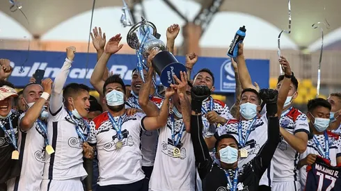 Recoleta celebra el título de la Segunda División