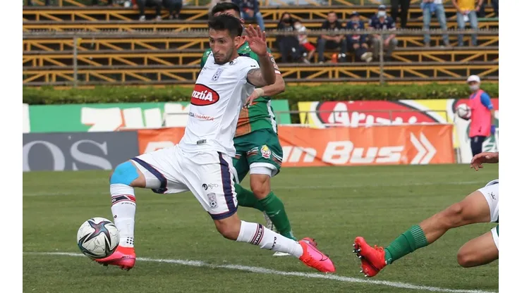 El delantero Gonzalo Sosa no descarta nacionalizarse chileno, a la espera del choque contra Colo Colo este miércoles en el estadio Monumental