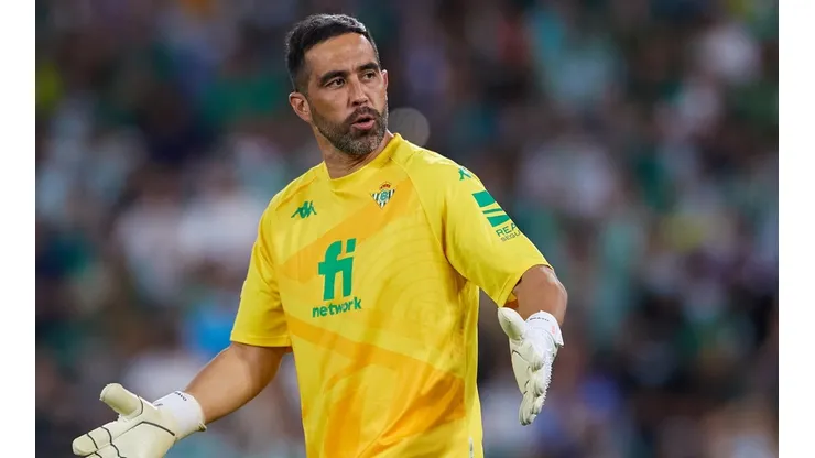 Claudio Bravo espera que el equipo levante su nivel.