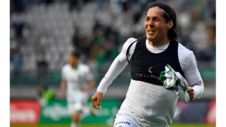 Hugo Droguett ingresó al final y le dio la victoria a Deportes Temuco con un golazo en el quinto minuto de descuento