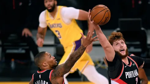 Los Lakers sintieron la ausencia de LeBron James y no pudieron ante el poderío de Lillard y compañía.