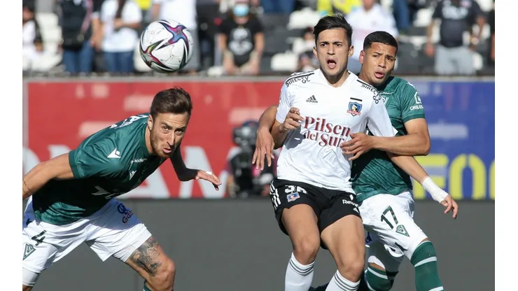 Colo Colo ante Wanderers en su partido en el estadio Monumental.