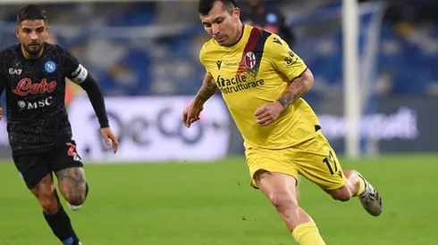 Flores para Gary Medel en Italia por su liderazgo en Bologna.