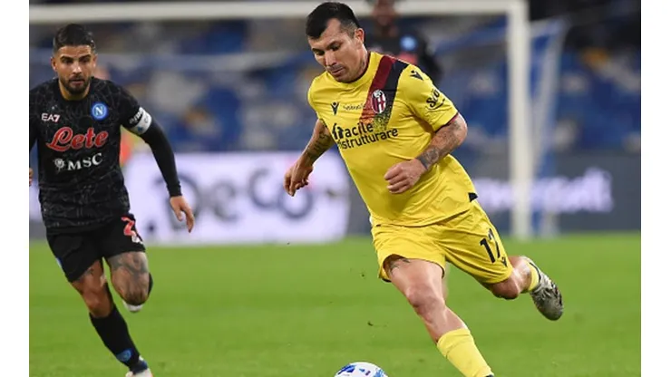 Flores para Gary Medel en Italia por su liderazgo en Bologna.