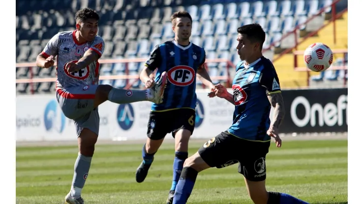 Huachipato logró un triunfo importantísimo ante Unión Española en la última fecha.