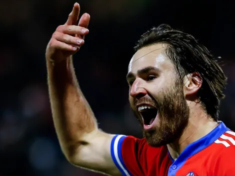 Colo Colo reacciona rápido y le manda una camiseta a Ben Brereton