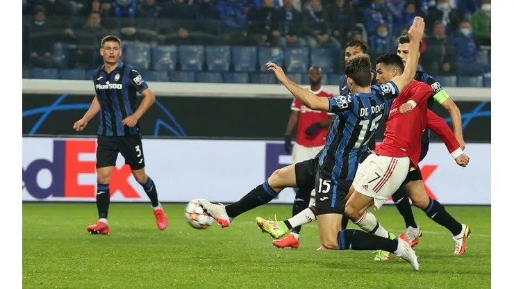 Cristiano Ronaldo anotó un doblete para el empate ante Atalanta