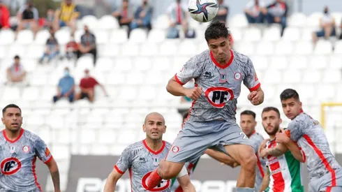 La Calera sigue luchando arriba