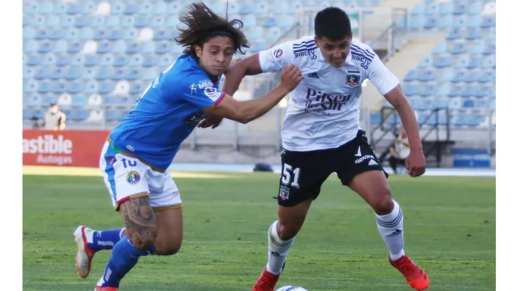 Montecinos y audax Italiano contra el juvenil Colo Colo.