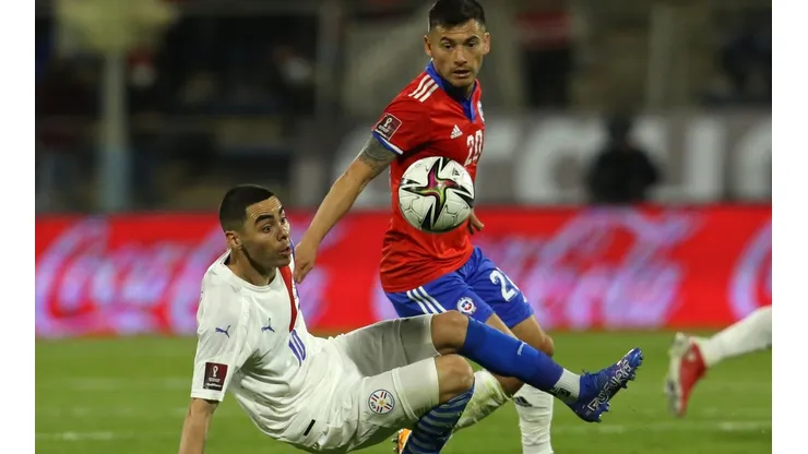 Charles Aránguiz viene de perderse el partido frente a Venezuela por sanción.