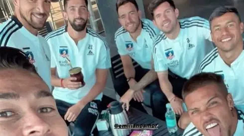 El reglamento dice que no se pueden compartir botellas ni bombillas, pero Colo Colo lo hizo alrededor de un mate. Pero no fue denunciado, así que no puede haber reincidencia ni resta de puntos