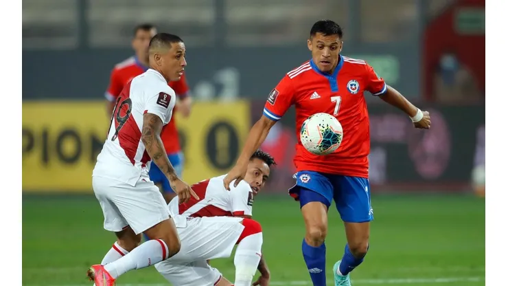 Tal como pasó con Chile, la FIFA también fue a sancionar a Perú por el mal comportamiento de sus hinchas.