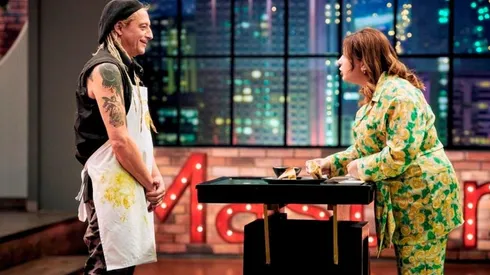 Gastón frente al jurado de Masterchef Celebrity.