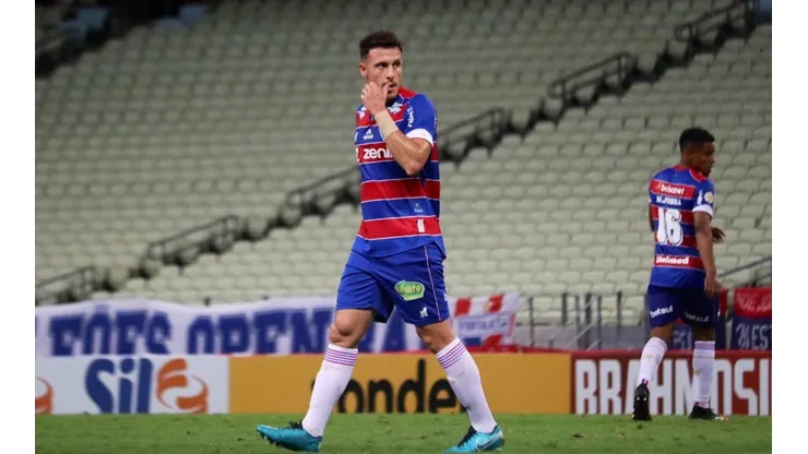 Ángelo Henríquez fue titular y fue sustituido al segundo tiempo.