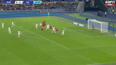 Zlatan Ibrahimovic marcó un golazo de tiro libre.
