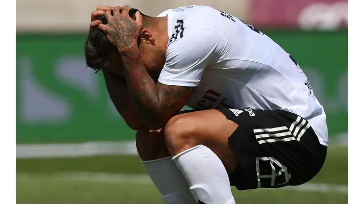 Colo Colo será denunciado por la ANFP por mal manejo del brote, informó Juan Cristóbal Guarello.