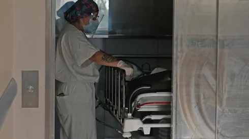 Conoce más detalles de la preocupante cifra de casos que se registra este viernes en Chile.