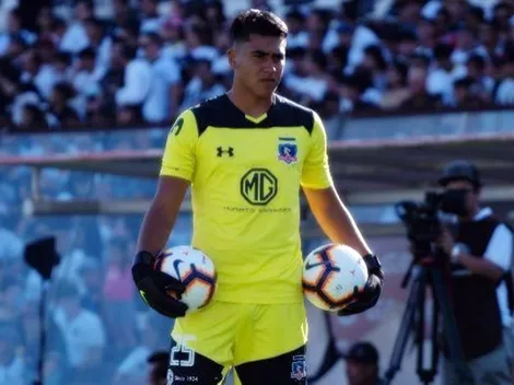 Formación de la patrulla juvenil de Colo Colo ante Audax