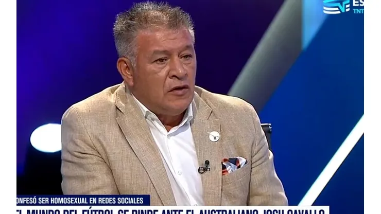 Claudio Borghi se mostró contrario a que circunstancias como las que vive Colo Colo puedan tener consecuencias para jugadores en formación