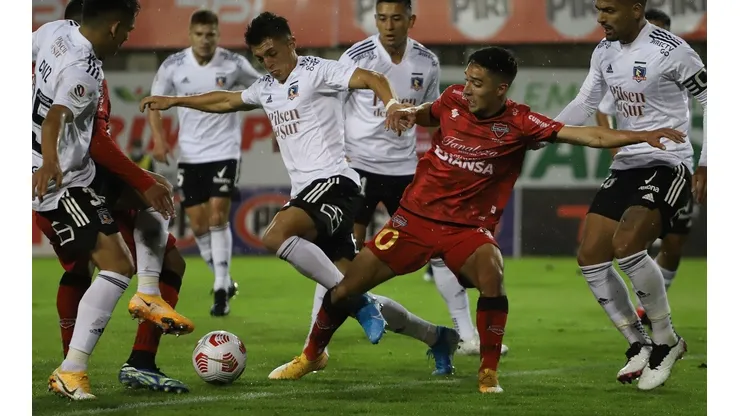 Colo Colo ya tuvo que jugar con una patrulla juvenil reforzada por jugadores suplentes en el presente Campeonato Nacional