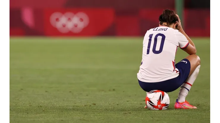 La jugadora se despide luego de 17 años en la elite del balompié femenil.