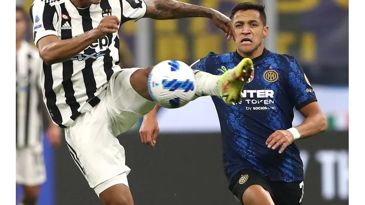 Alexis Sánchez jugó tres partidos completos por la selección chilena en octubre, pero en Inter todavía no ha sido titular esta temporada