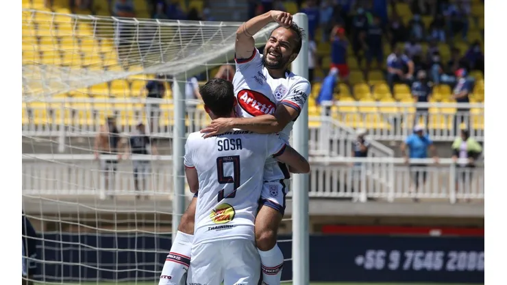 Vidangossy celebrando su gol frente a Universidad de Chile