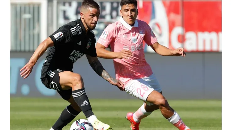 Gabriel Costa en el clásico frente a Universidad Católica