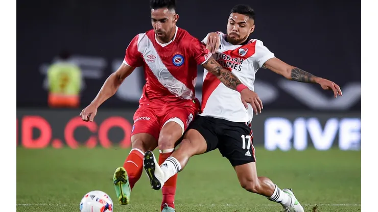 Prensa argentina y flores para Paulo Díaz tras su partidazo en River: notas 7,5 y 7.