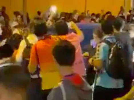 Video: Hinchas del Barcelona casi linchan a Koeman en el Camp Nou