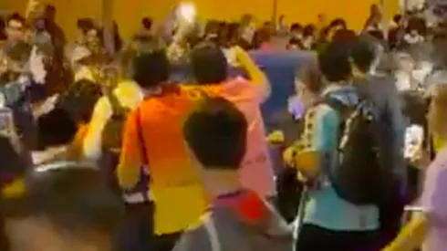 Ronald Koeman fue encarado por los hinchas del Barcelona afuera del Camp Nou