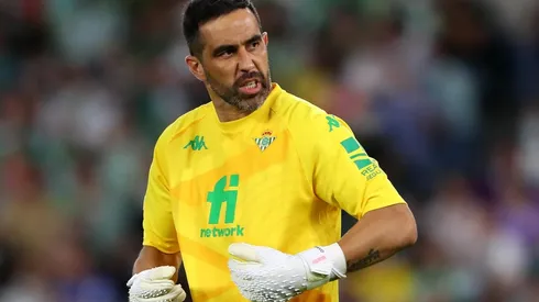 Claudio Bravo humilde tras aportar con dos tapadones en el empate de Betis frente al Bayer por Europa League.