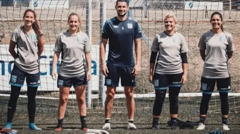 El chileno apoya con creces el desarrollo del fútbol femenino.