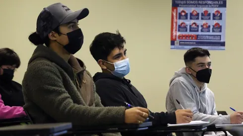 Estudiantes rendirán en diciembre la PTU.