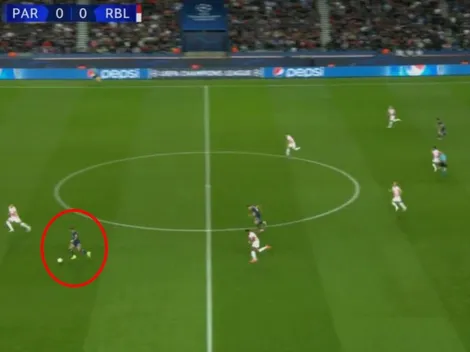 Mbappé la lleva desde la mitad de la cancha y marca un golazo