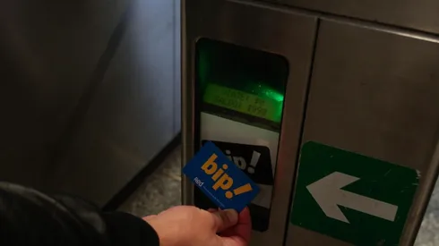 Conoce el horario del tren subterráneo.