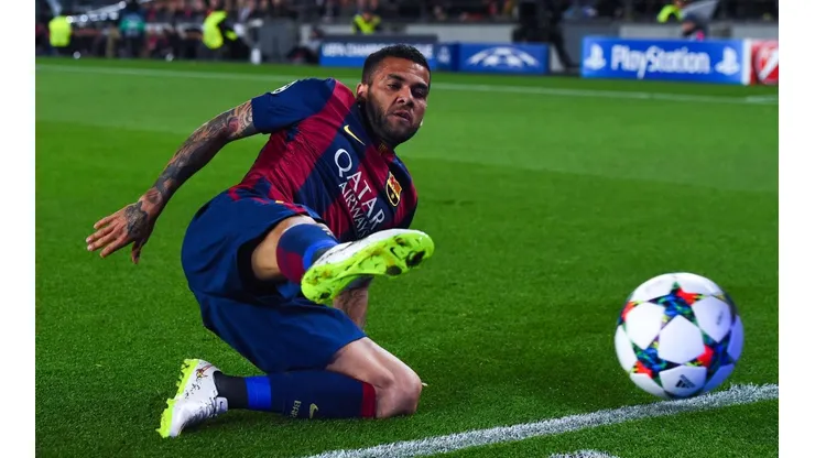 Dani Alves se ofreció para volver a Barcelona en esta temporada.