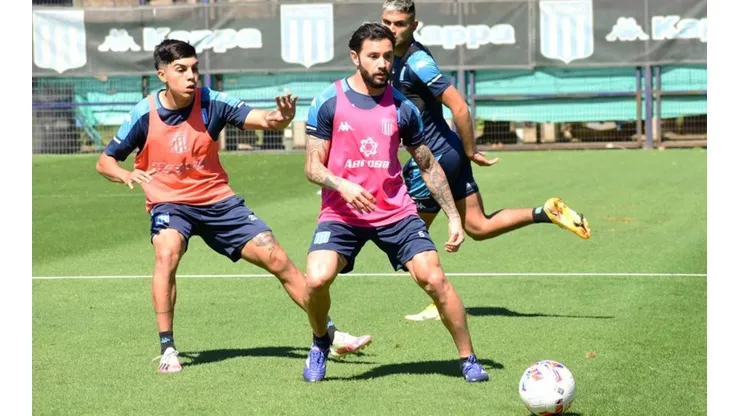 Eugenio Mena regresó a los entrenamientos pensando en las eliminatorias