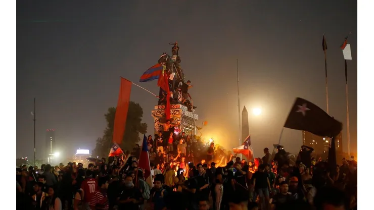 Manifestaciones se realizaron en la llamada Plaza Dignidad.