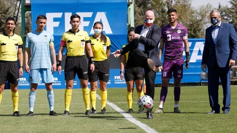 Gianni Infantino participa en la jornada de Fútbol Joven en la ANFP con el puntapié inicial del duelo entre O'Higgins vs Santa Cruz: Foto: ANFP