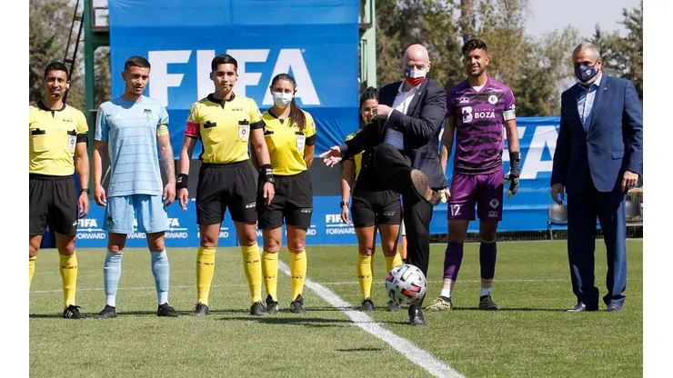 Gianni Infantino participa en la jornada de Fútbol Joven en la ANFP con el puntapié inicial del duelo entre O'Higgins vs Santa Cruz: Foto: ANFP