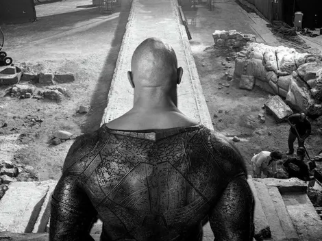 Presentan a Dwayne Johnson con el traje de Black Adam"