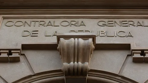 Contraloría mantiene millonario juicio contra esposo de Provoste