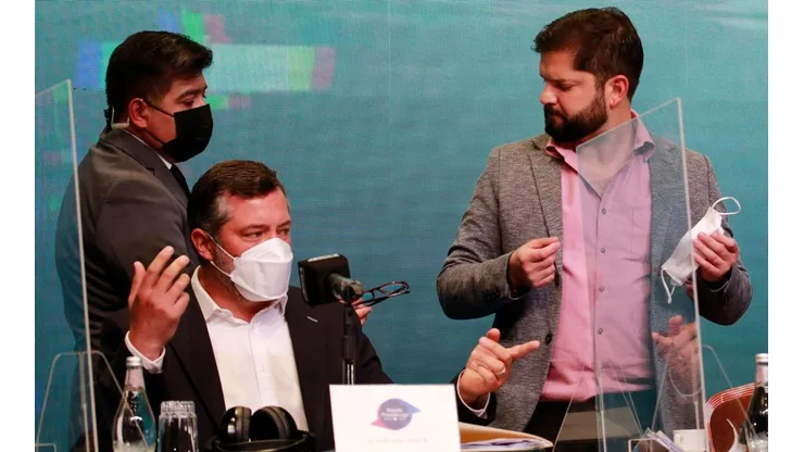 Sichel y Boric se acusan de mentirosos mutuamente en debate presidencial