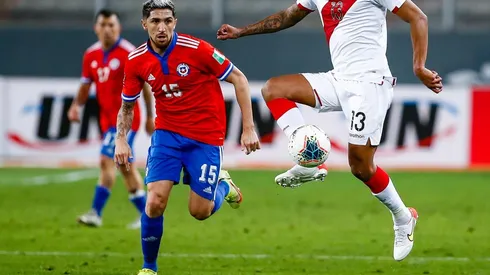 Diego Valdés será titular en Chile ante Venezuela