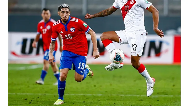 Diego Valdés será titular en Chile ante Venezuela